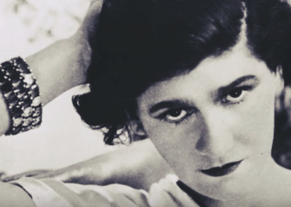 Coco Chanel: biografie van een symbool van elegantie