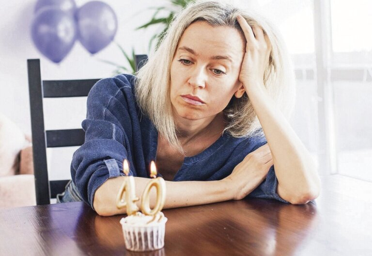 De midlifecrisis bij mannen en vrouwen: tekenen, oorzaken en hoe het te overwinnen