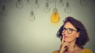 Ga aan de voeten van wijze vrouwen zitten en luister naar hun verhalen