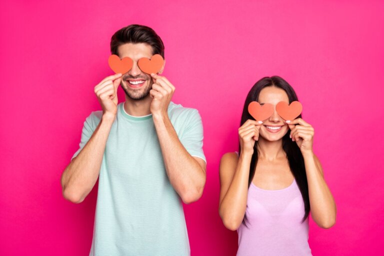 15 psychologische trucs om erachter te komen of iemand je leuk vindt