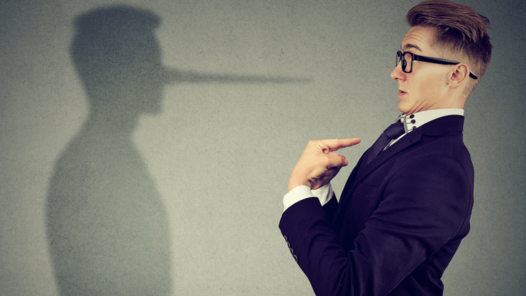 8 sleutels tot het herkennen van een dwangmatige leugenaar