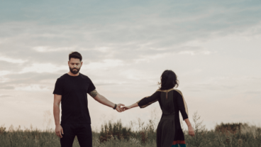 Mijn ex wil het contact met mij niet verliezen: waarom en wat kan ik doen?