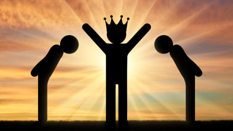 Verschillen tussen egocentrisme en narcisme, uitgelegd door een psychiater