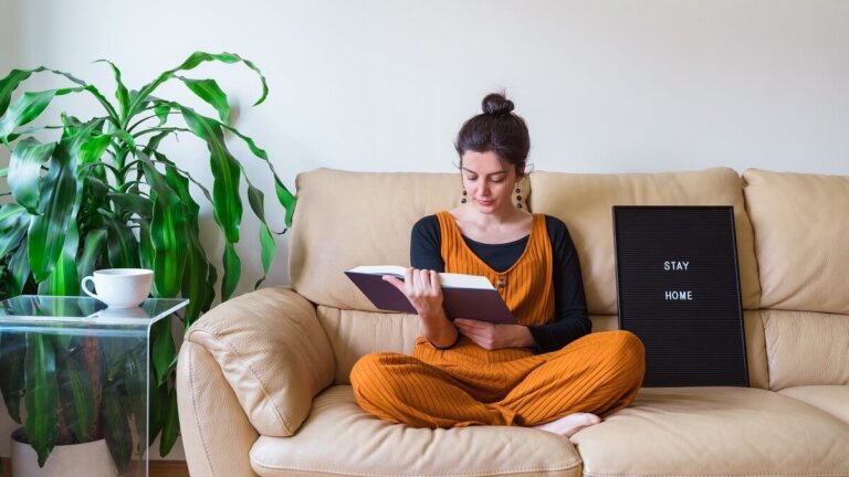 Waarom blijf je liever thuis dan dat je uitgaat met vrienden?