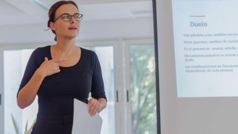 Virginia Frutos, psycholoog: "Als je je realiseert dat je ouders ouder worden, verandert de manier waarop je naar alles kijkt".